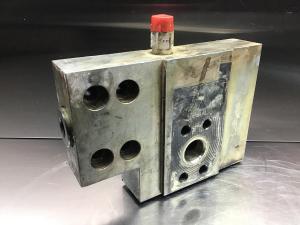 Liebherr Zwischenplatte